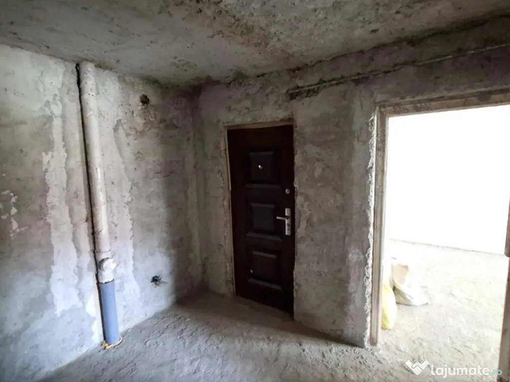 Apartament spațios cu 4 camere, 84 MP 