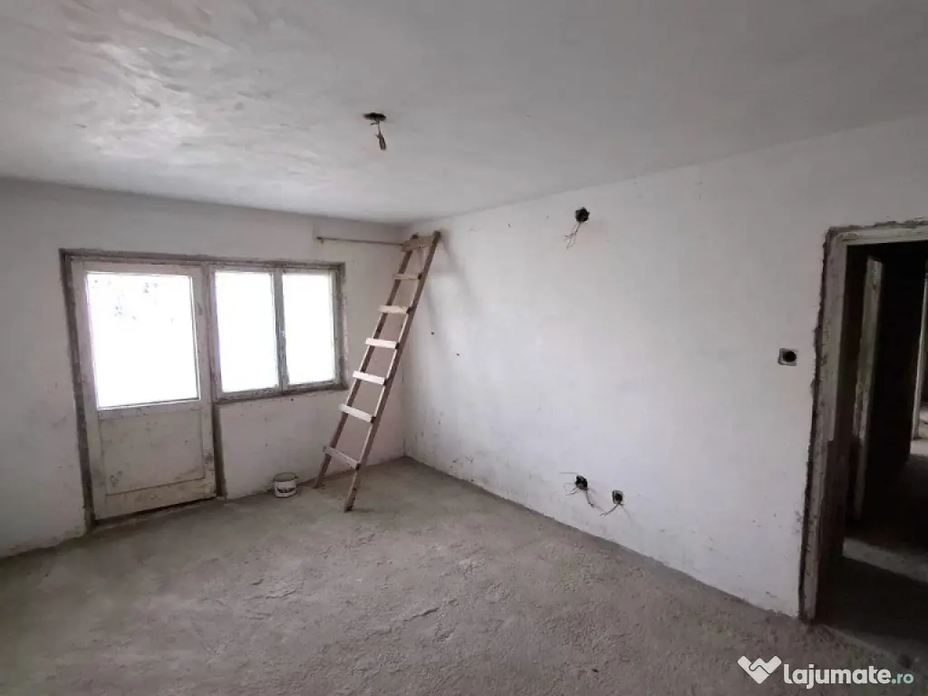 Apartament spațios cu 4 camere, 84 MP 