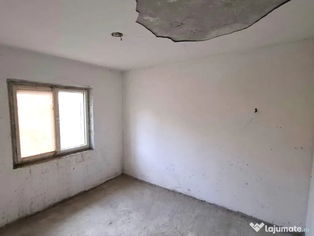 Apartament spațios cu 4 camere, 84 MP 