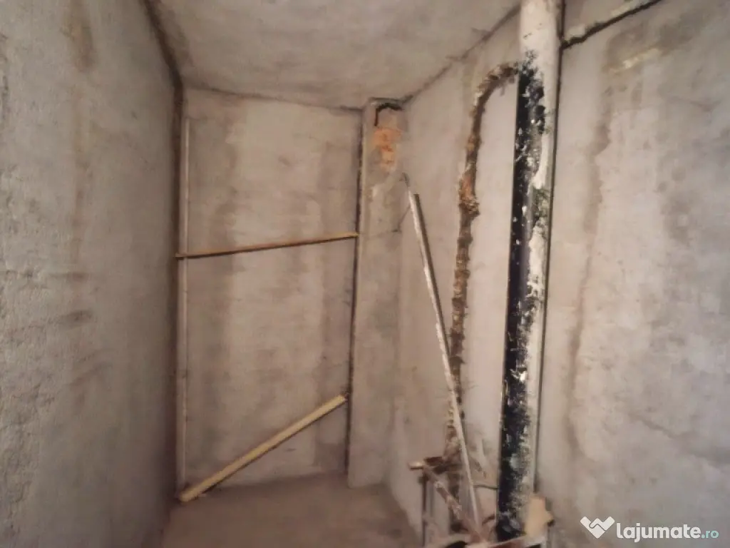 Apartament spațios cu 4 camere, 84 MP 