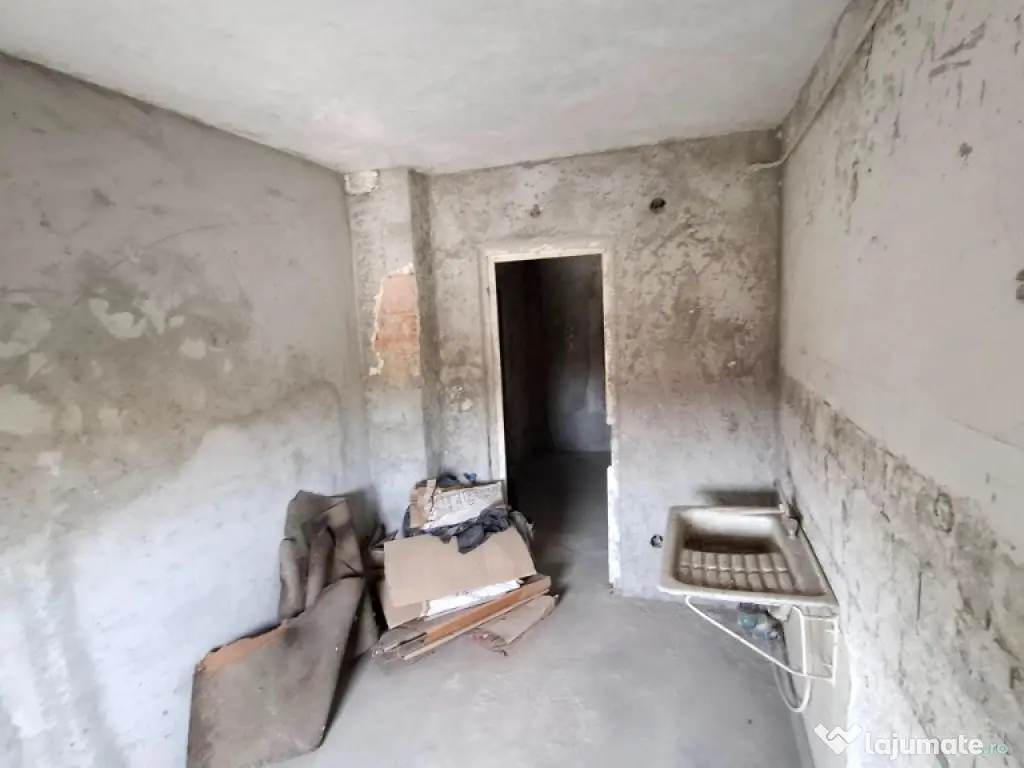 Apartament spațios cu 4 camere, 84 MP 