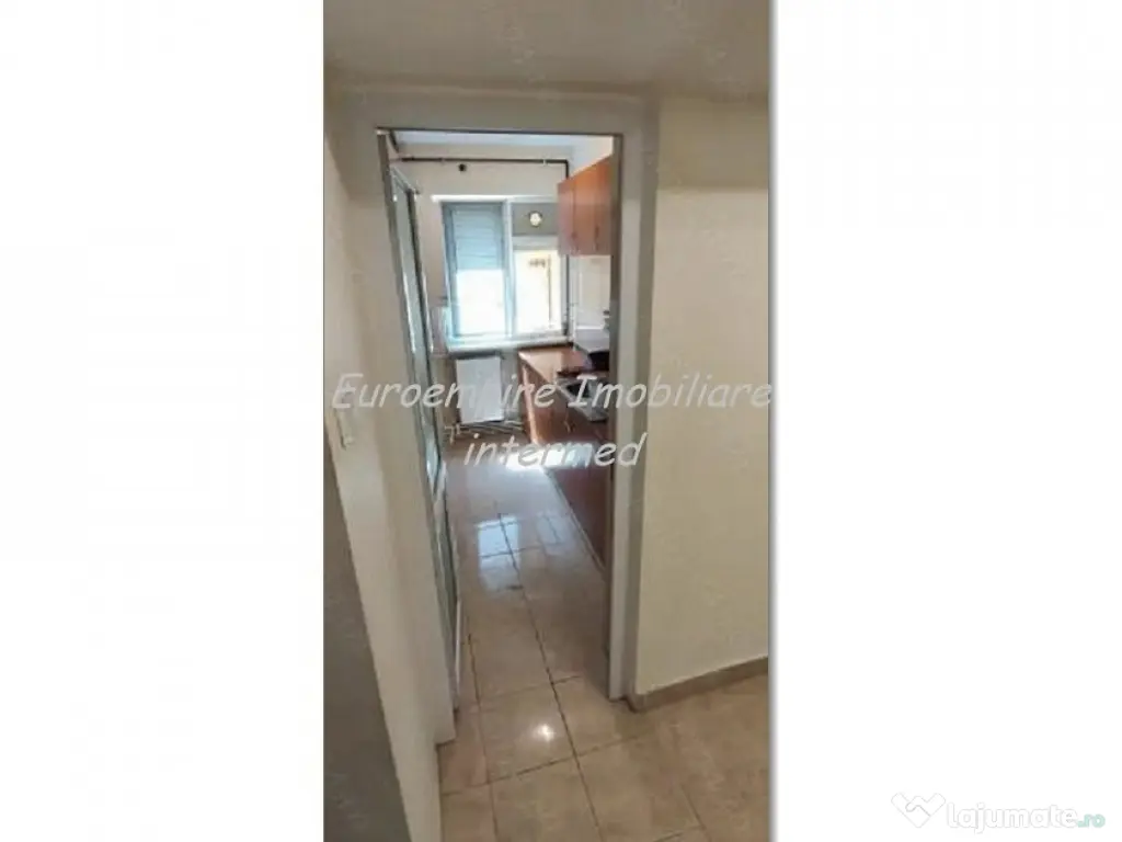 Apartament 3 camere zona Groapa 