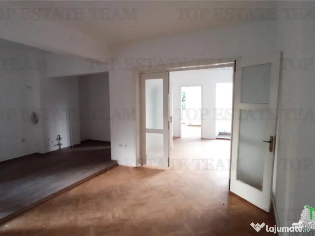 Apartament 3 camere de , zona Armeneasca 
