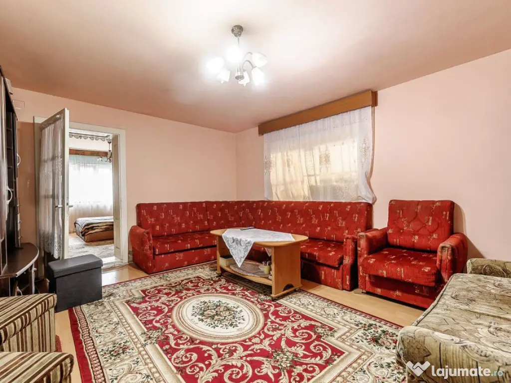 Locuință pentru familie mare apartament la casă, cu te... 