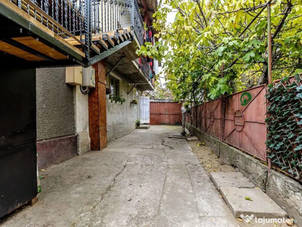 Locuință pentru familie mare apartament la casă, cu te... 