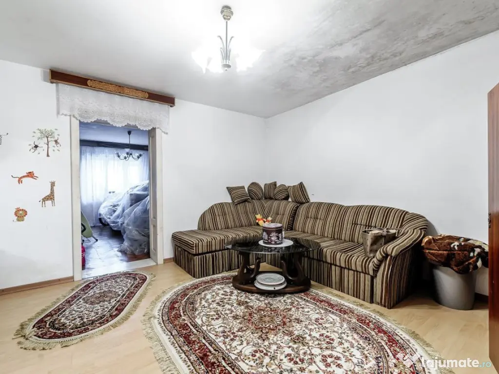 Locuință pentru familie mare apartament la casă, cu te... 