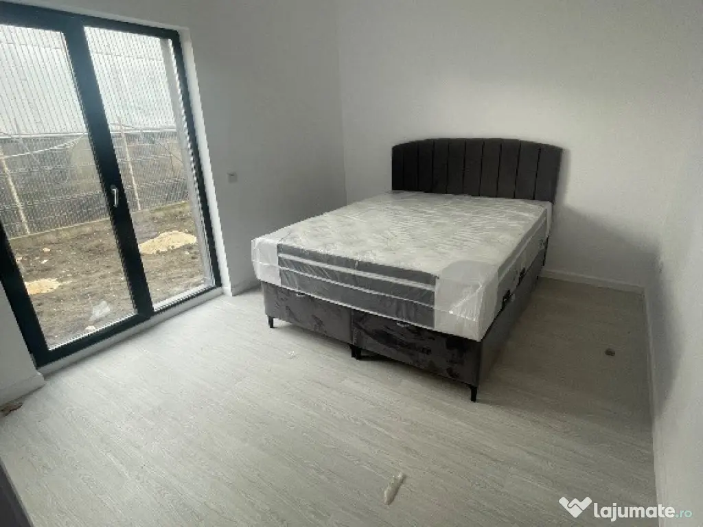 Apartament 2 camere, curte 60 mp, 2 locuri de parcare, poziție buna