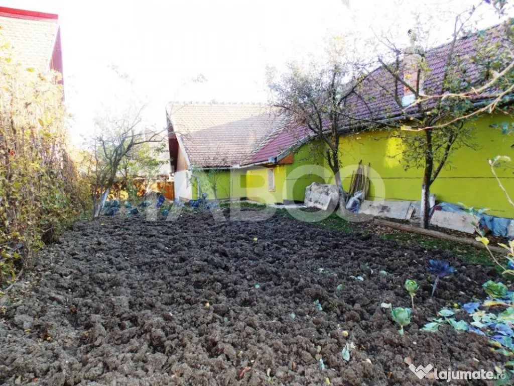 Casa individuala de vanzare 370mp 6 camere si 760mp teren Gu