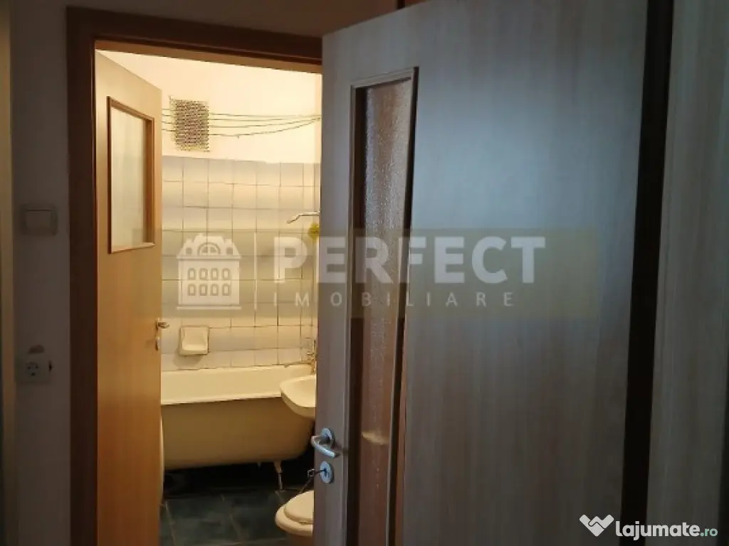 Ap.3 camere semidecomandat str.Cibinului-NORD 63000 euro 