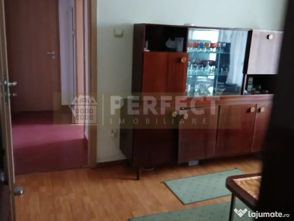 Ap.3 camere semidecomandat str.Cibinului-NORD 63000 euro 