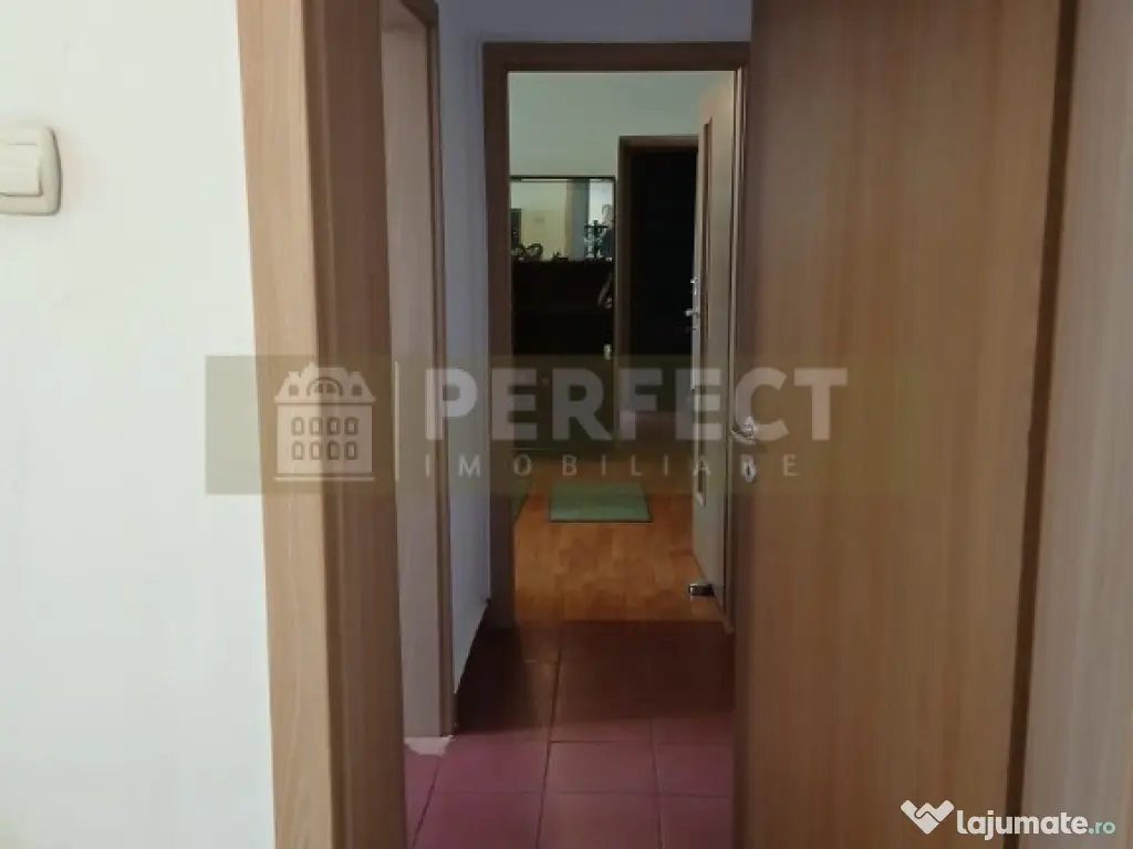 Ap.3 camere semidecomandat str.Cibinului-NORD 63000 euro 