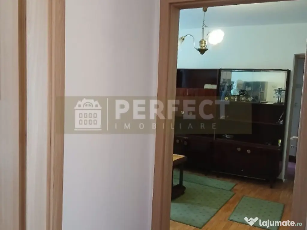 Ap.3 camere semidecomandat str.Cibinului-NORD 63000 euro 