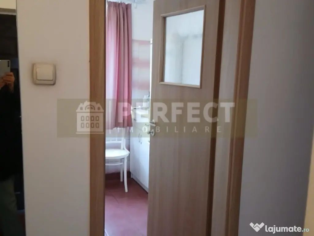 Ap.3 camere semidecomandat str.Cibinului-NORD 63000 euro 