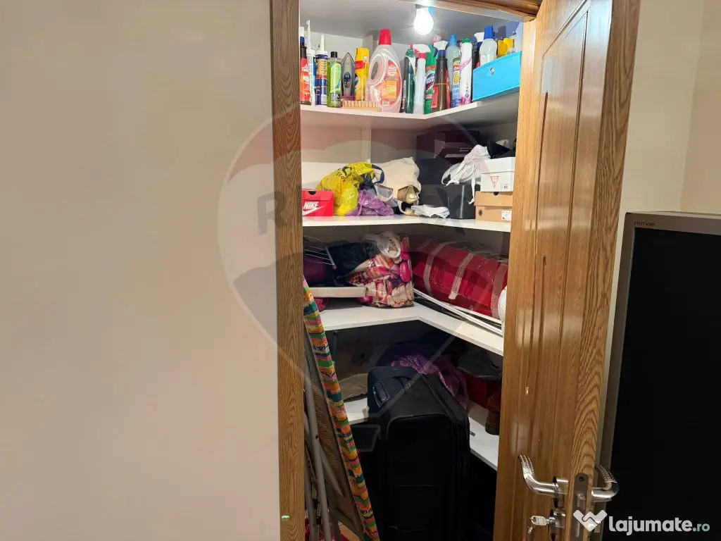 VANZARE Apartament cu 3 camere in zona Voluntari 