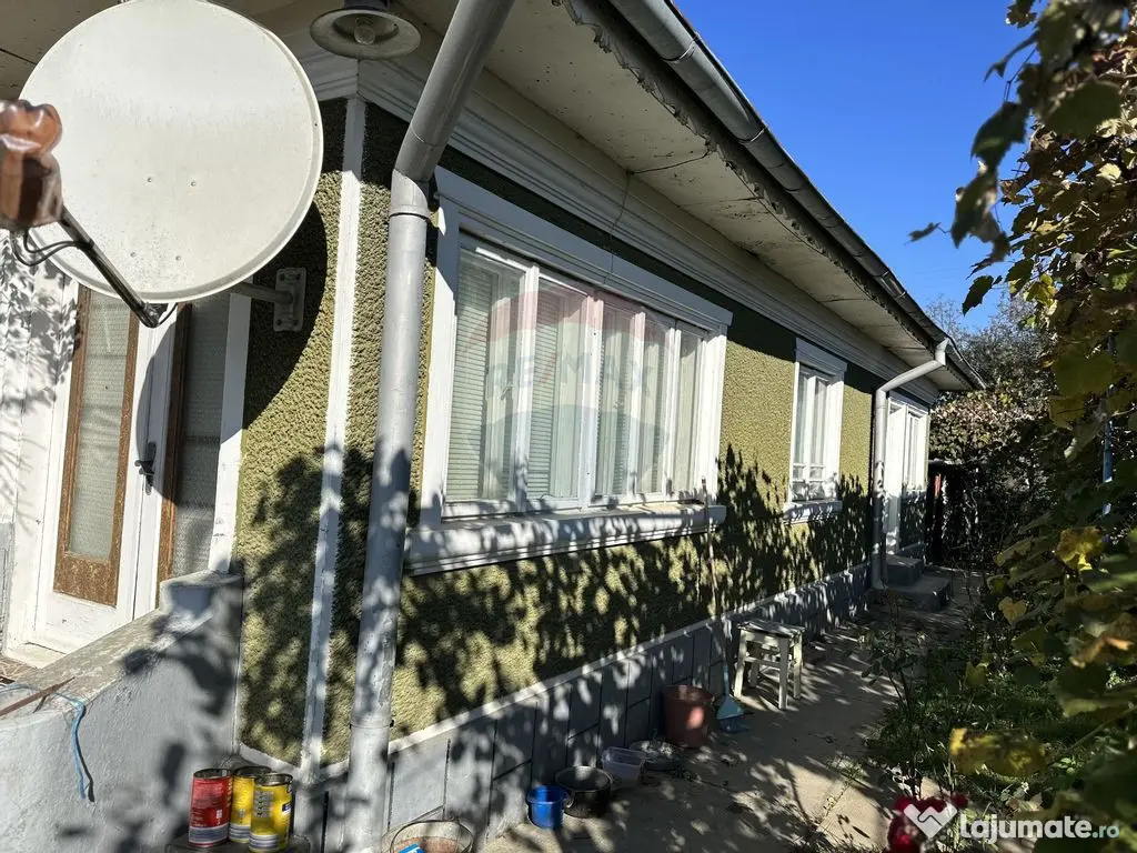 Casă / Vilă cu 3 camere de vânzare Piatra Soimului 