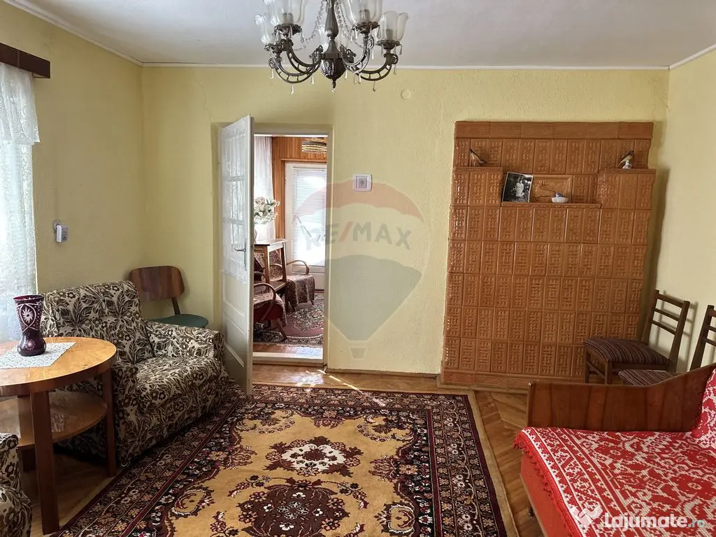 Casă / Vilă cu 3 camere de vânzare Piatra Soimului 