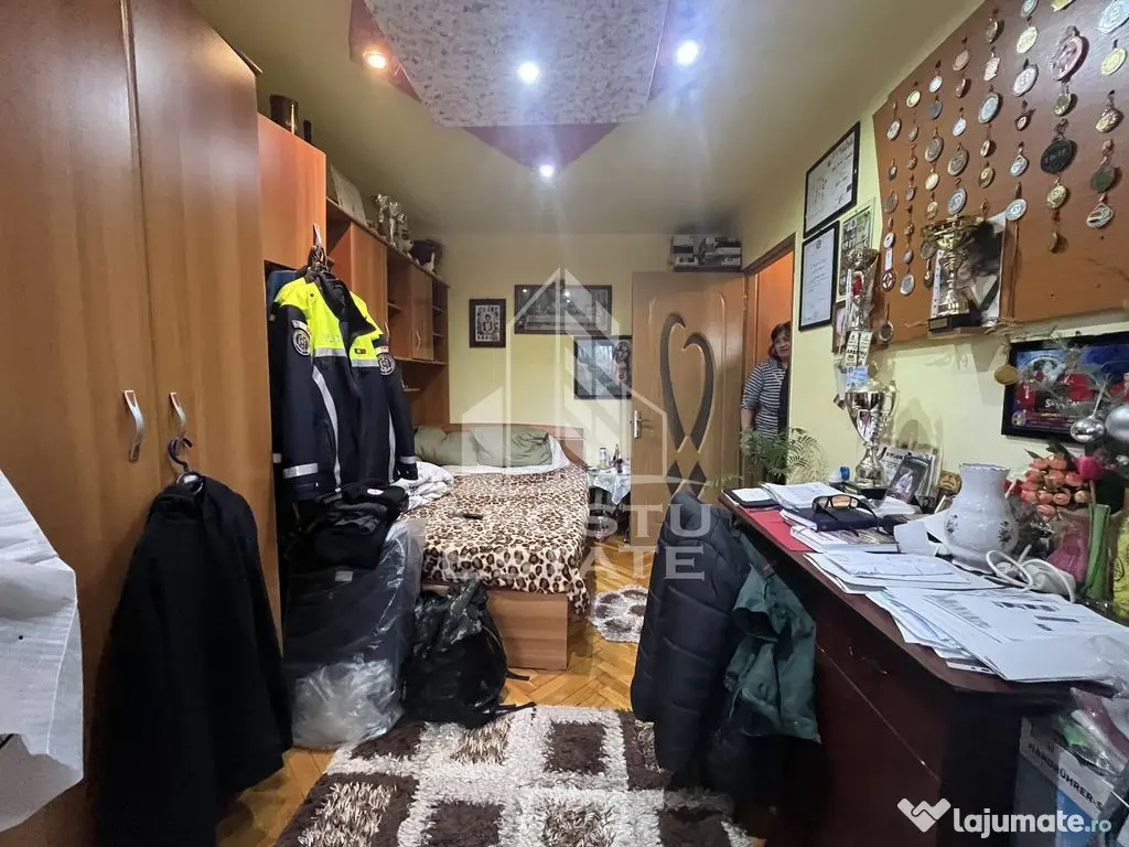 Apartament cu 3 camere,2 bai, etajul 1,centrala proprie,z...