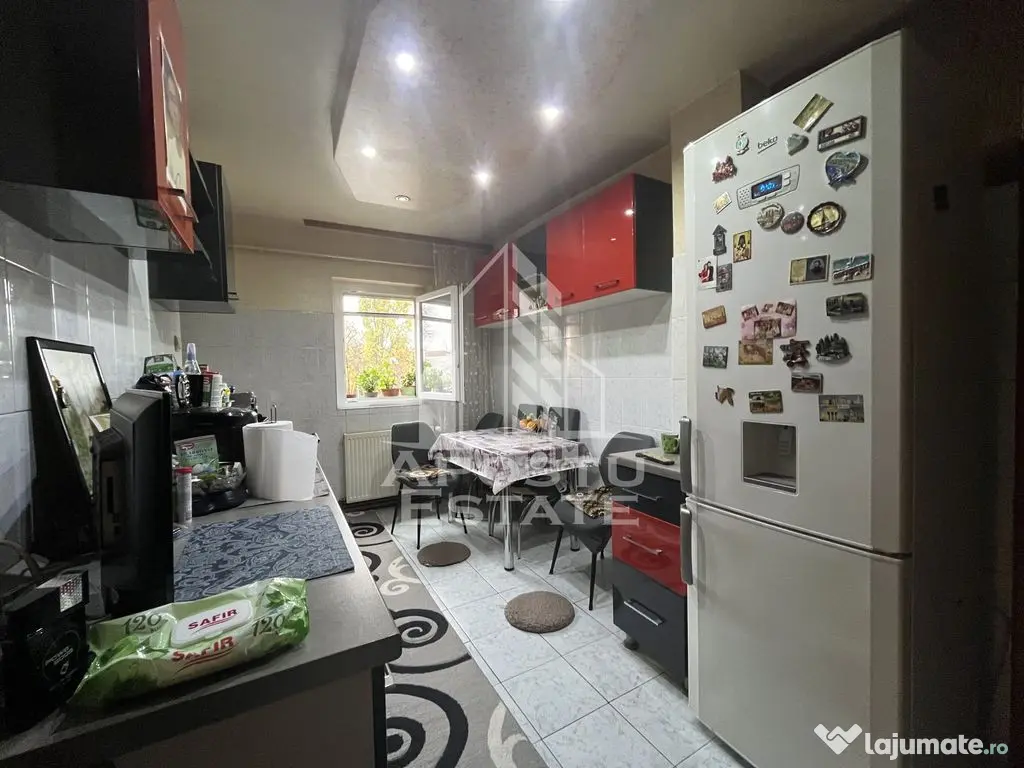 Apartament cu 3 camere,2 bai, etajul 1,centrala proprie,z...