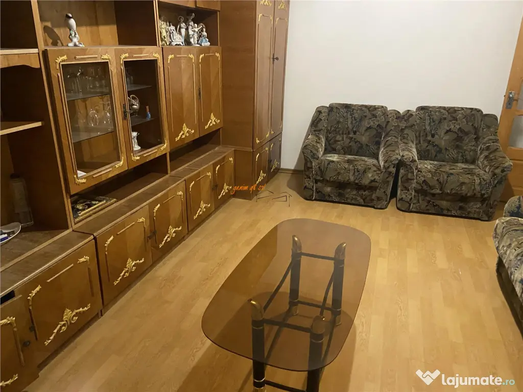 Apartament 3 camere , zona cartier Sud , 52 mp , decomandat