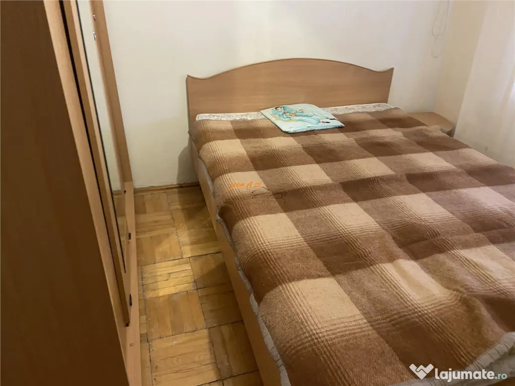 Apartament 3 camere , zona cartier Sud , 52 mp , decomandat