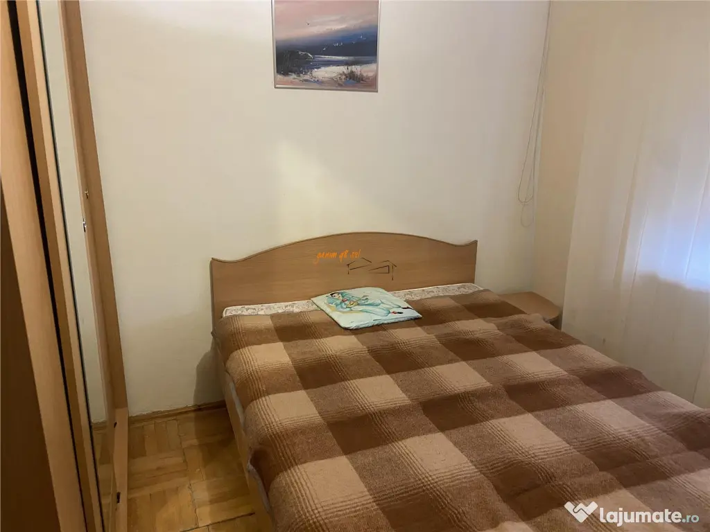 Apartament 3 camere , zona cartier Sud , 52 mp , decomandat