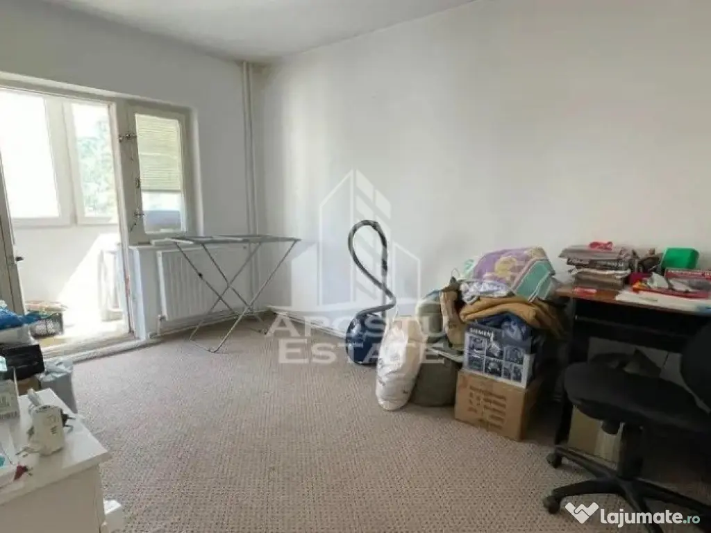 Apartament cu 3 camere, 2 bai, 2 balcoane, etaj intermedi... 