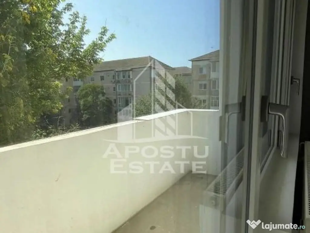 Apartament cu 3 camere, 2 bai, 2 balcoane, etaj intermedi... 