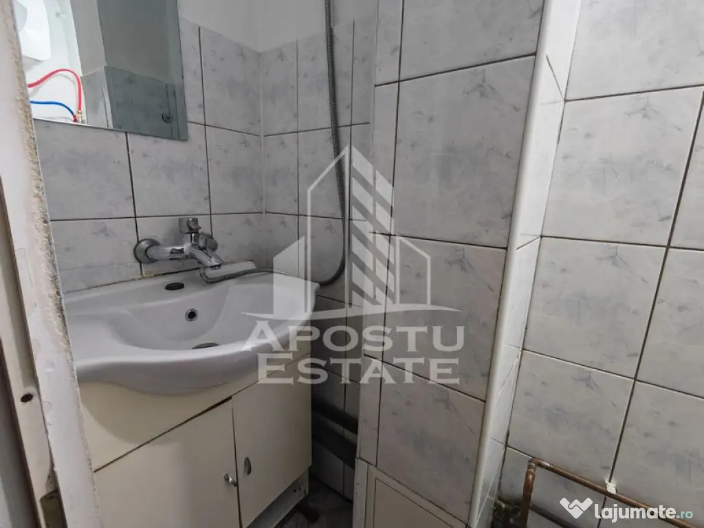 Garsoniera in bloc de apartamente, zona Lipovei 