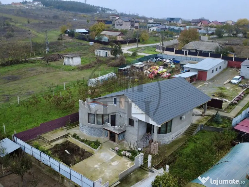 Casa/Vila de vanzare Harsova, Constanta, langa canalul Du... 