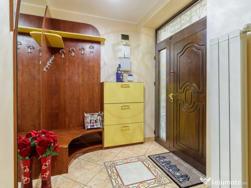 Vilă individuală cu piscină, garaj dublu • teren 766 mp 