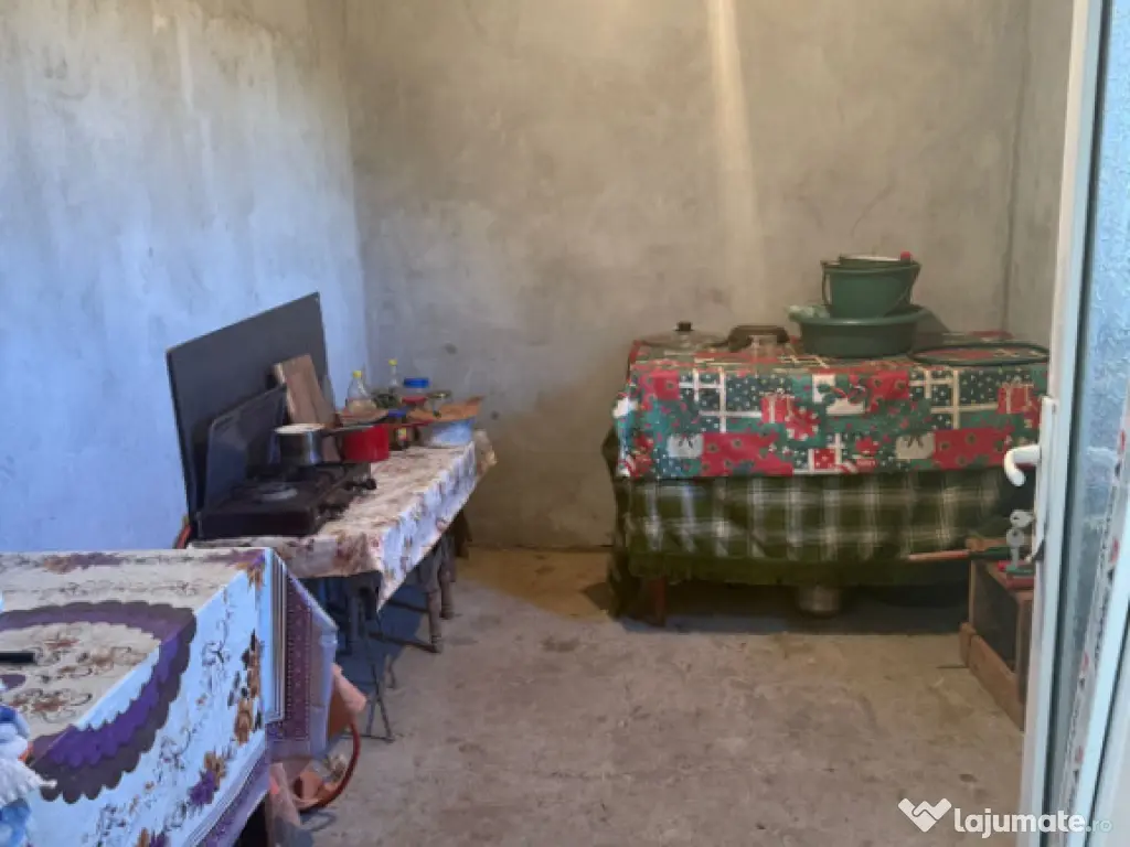 OCAZIE Casa 133 mp utili, 3300 mp teren, Ciutura Comision ZE