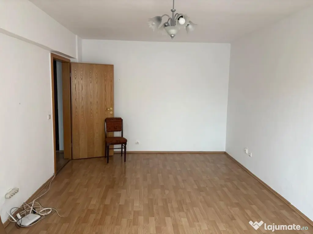 Apartament 2 camere decomandat etajul 1 zona Onix 