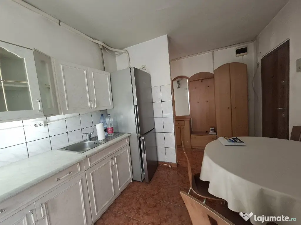 Vand apartament 3 camere zona UTA - Vlaicu