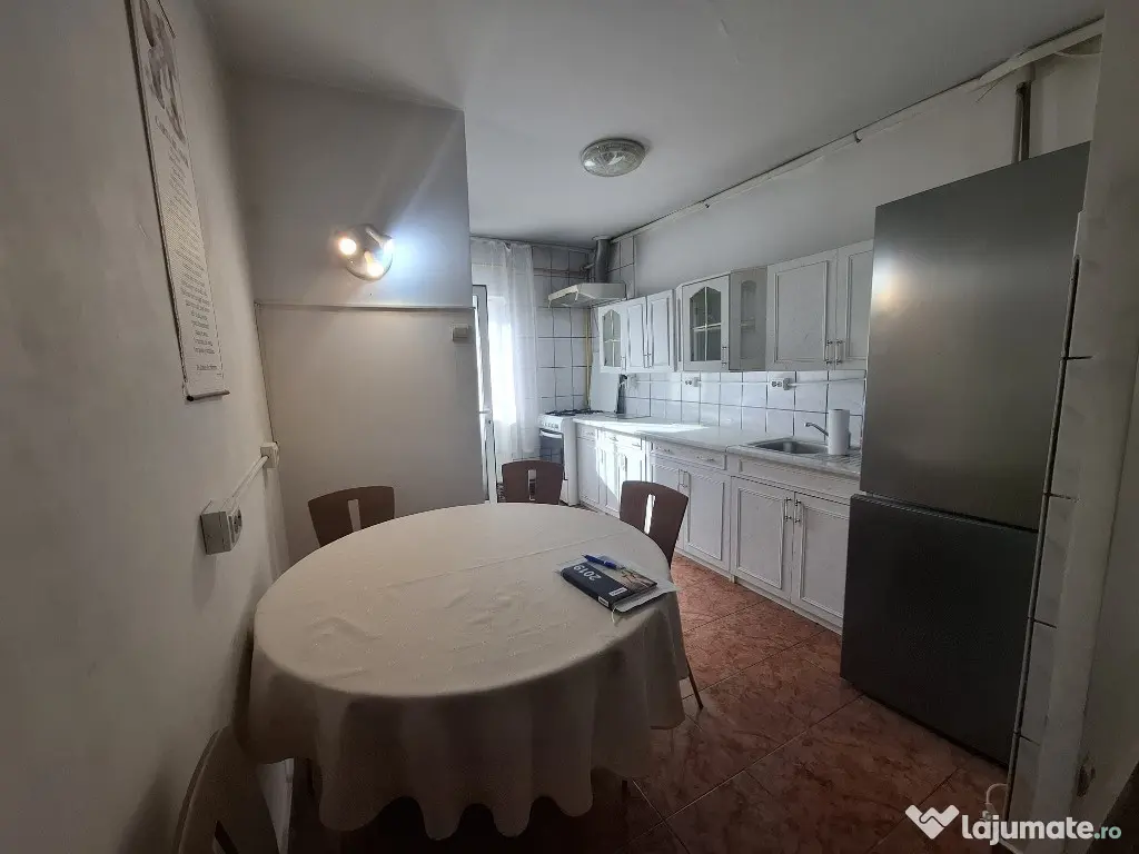 Vand apartament 3 camere zona UTA - Vlaicu 