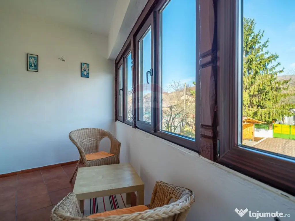 Casă 5 camere + demisol, teren 1560 mp / Filipestii de P...