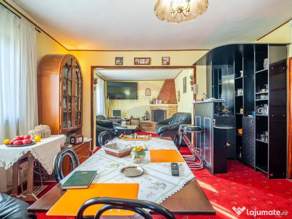 Casă 5 camere + demisol, teren 1560 mp / Filipestii de P...