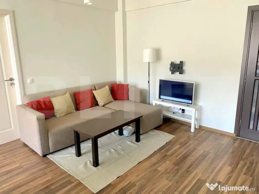 Apartament cu 3 camere, 67 mp, 2 balcoane, etajul 2, parcare