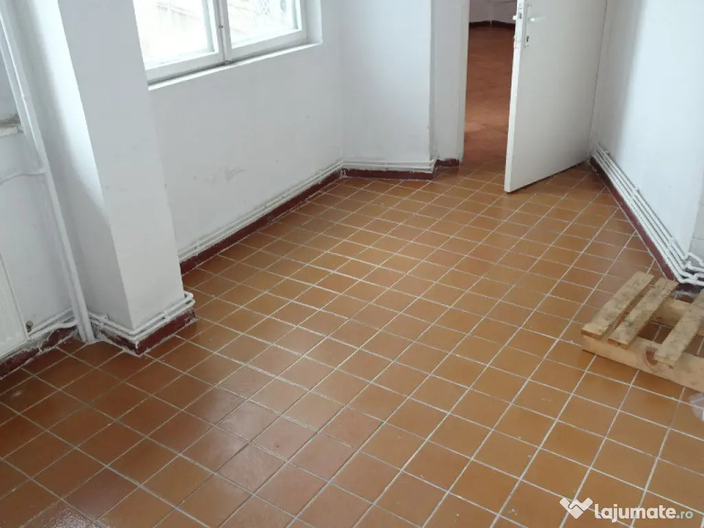 Vand spatiu comercial in Deva, zona ultracentrala ( I. Creanga), 70 mp 