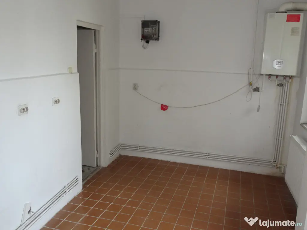 Vand spatiu comercial in Deva, zona ultracentrala ( I. Creanga), 70 mp 