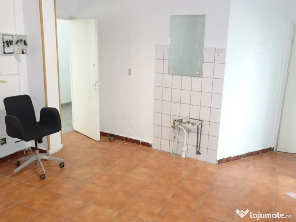 Vand spatiu comercial in Deva, zona ultracentrala ( I. Creanga), 70 mp 