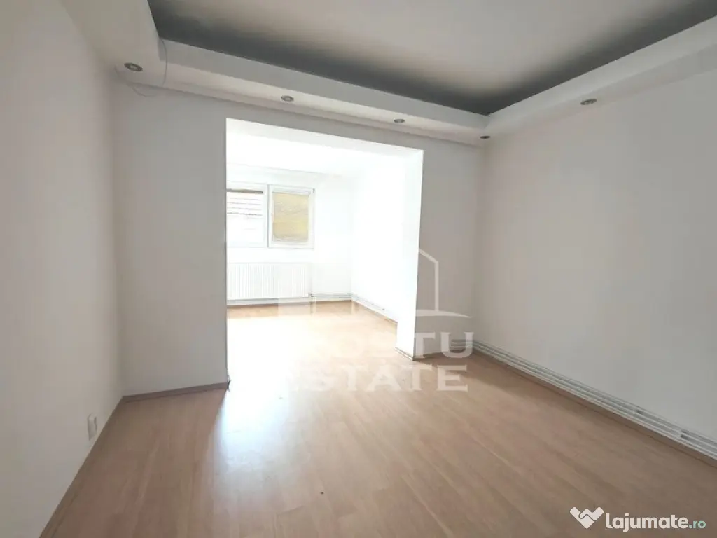 Apartament cu 2 camere, decomandat, centrala proprie, Tor...