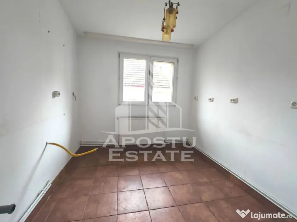 Apartament cu 2 camere, decomandat, centrala proprie, Tor...