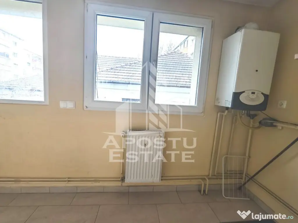 Apartament cu 2 camere, decomandat, centrala proprie, Tor...