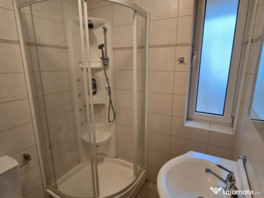 Apartament pe 2 etaje l curte de 187 mp HERASTRAU 