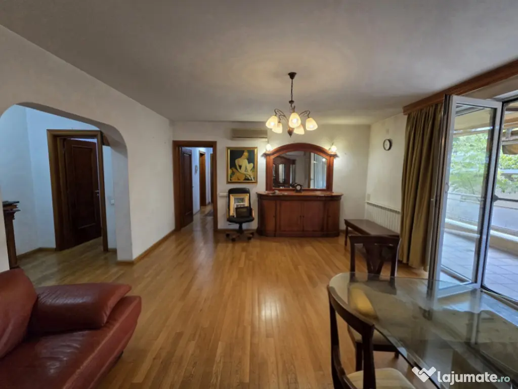 Apartament pe 2 etaje l curte de 187 mp HERASTRAU 