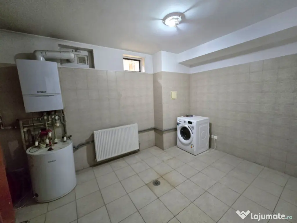 Apartament pe 2 etaje l curte de 187 mp HERASTRAU 