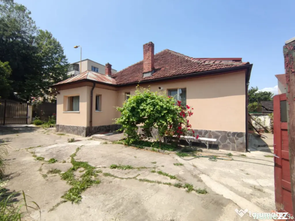 Casa 83 mp Teren 579 mp Zona Florilor