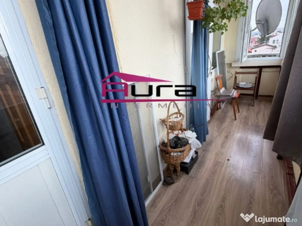 Apartament 4 camere zona C.E.C 