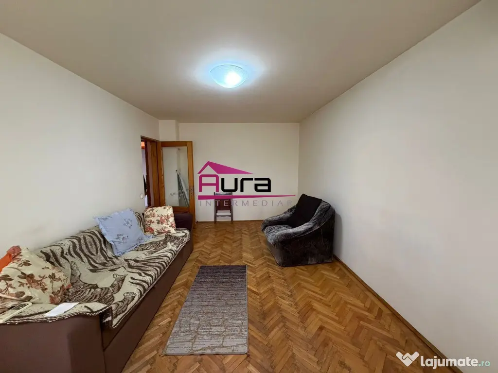 Apartament 4 camere zona C.E.C 