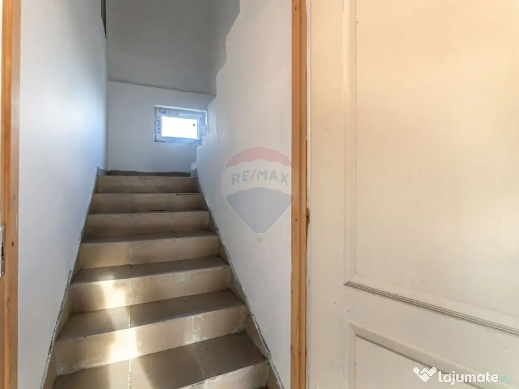 Casa de vanzare | 5 camere | Teren 1,100 mp | STUPINI | C... 